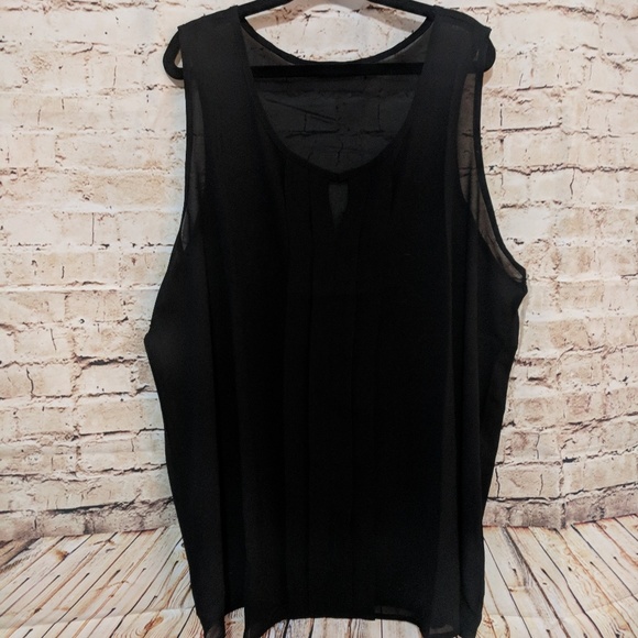 HP 4-17 Plus Keyhole Pintucked Sleeveless Top - Picture 2 of 4